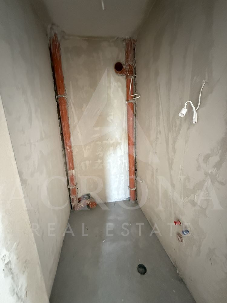 Тристаен Бутикова Сграда-0 Тристаен Бутикова Сграда - 0