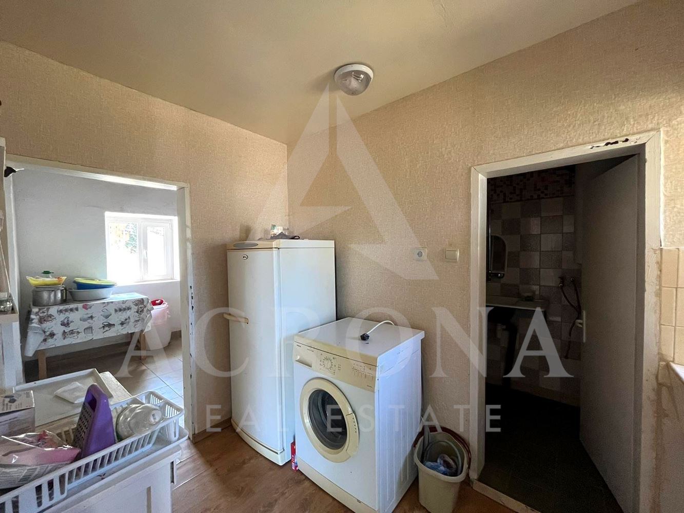 Самостоятелна къща с. Новаково, обл. Пловдив - 0