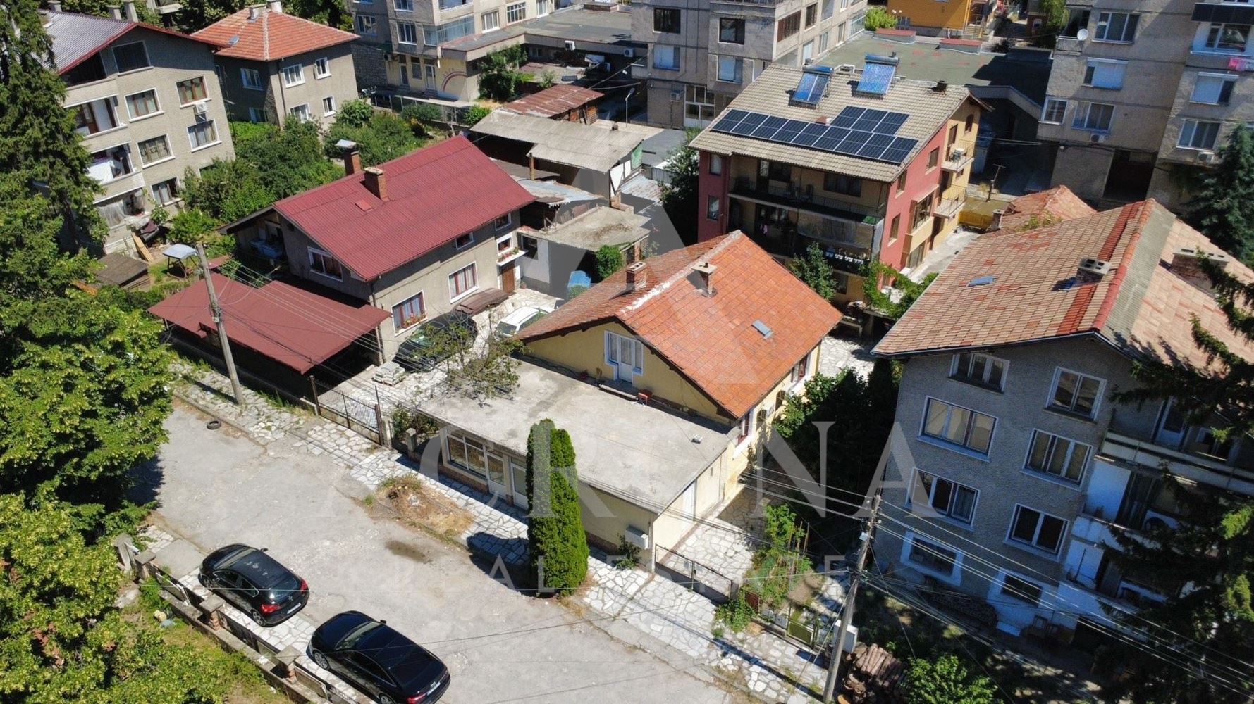 Самостоятелна къща гр. Велинград - 0