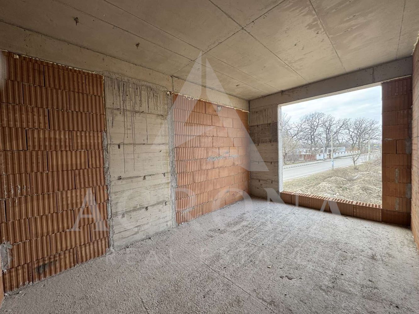 Къща с Акт 14 с. Маноле - 0