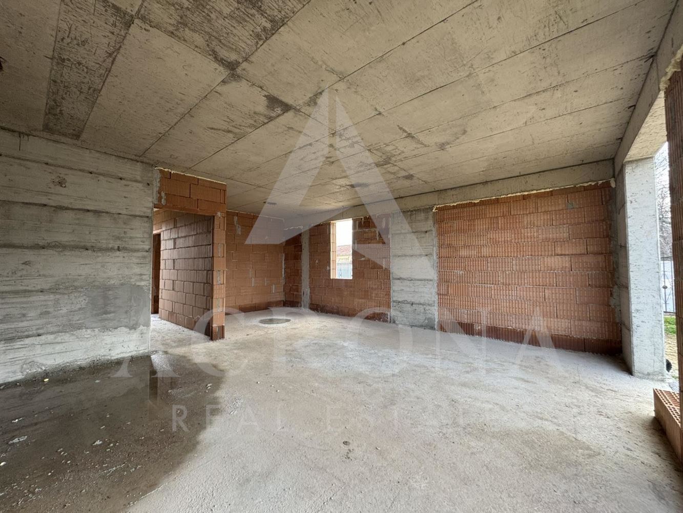 Къща с Акт 14 с. Маноле - 0