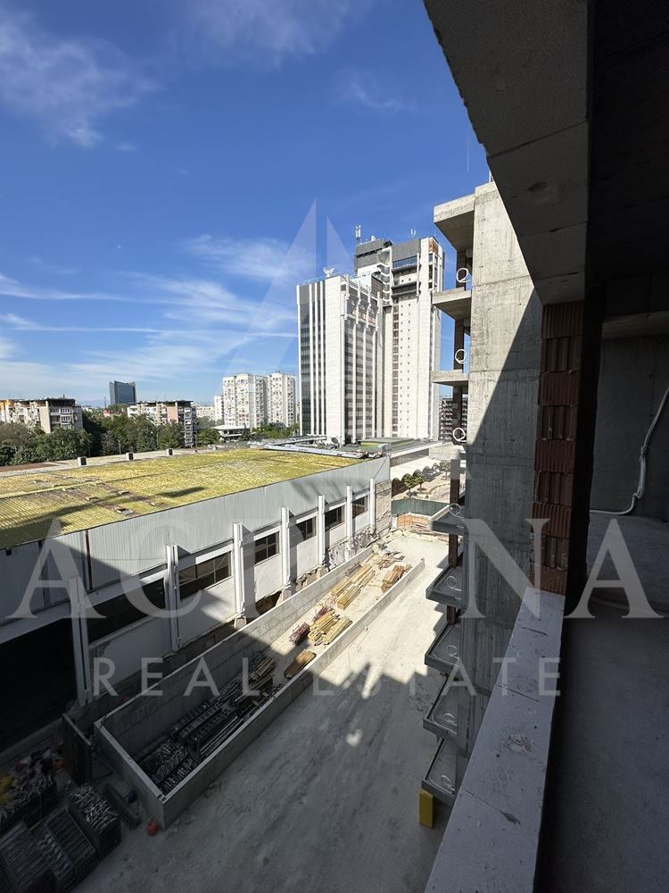 ТОП ЛОКАЦИЯ !!! На метри от х-л Санкт Петербург - 0