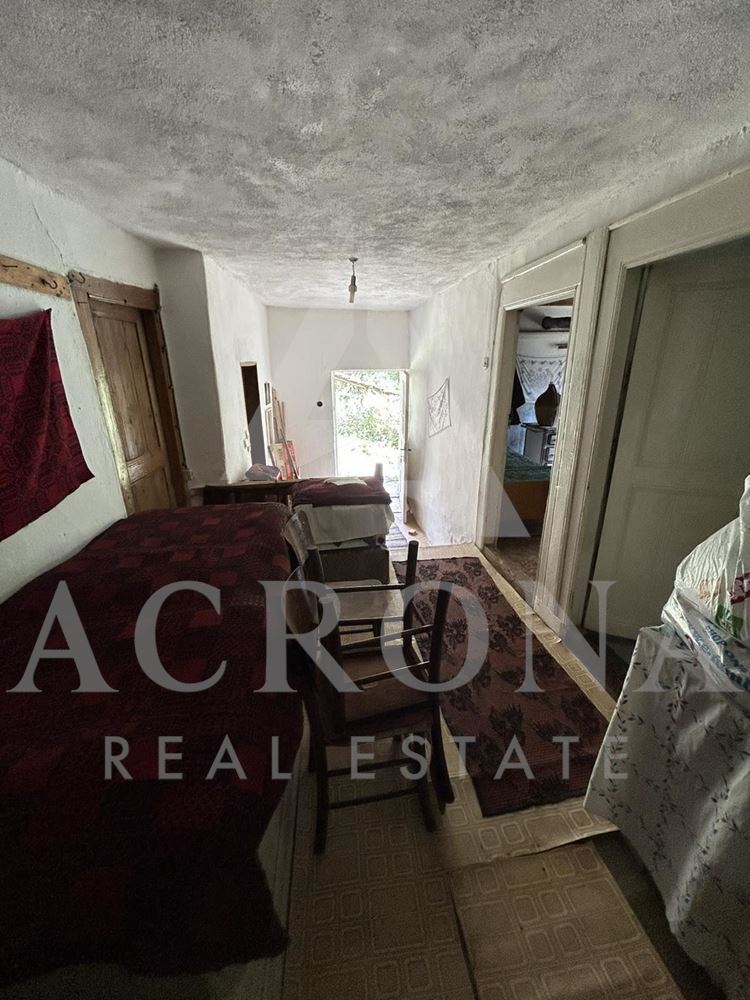 Къща в с. Момчиловци - 0