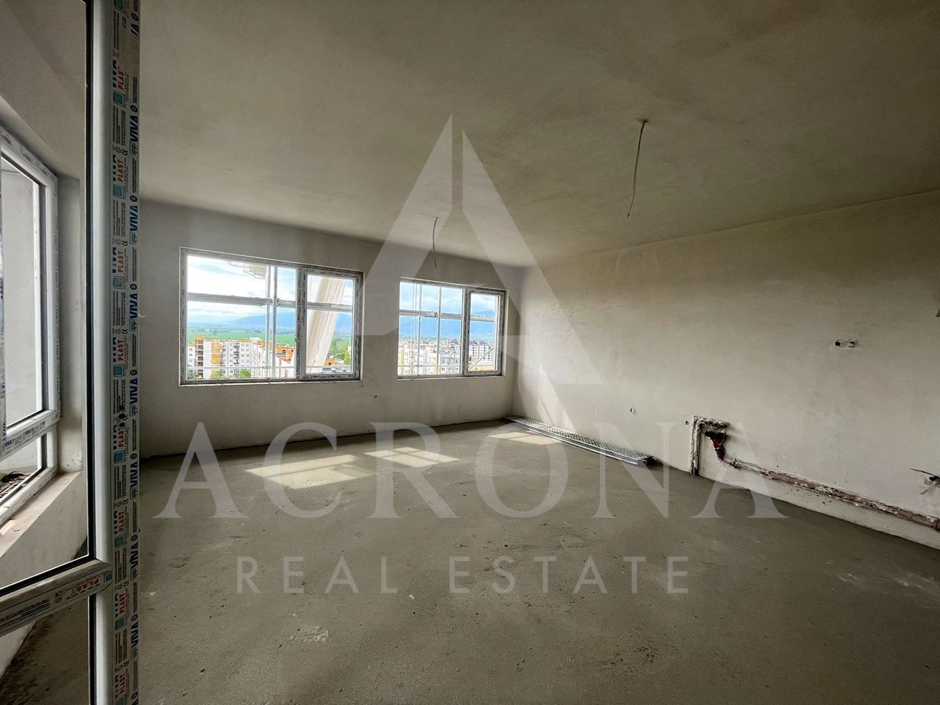 Тристаен с Акт 14 кв. Тракия - 0