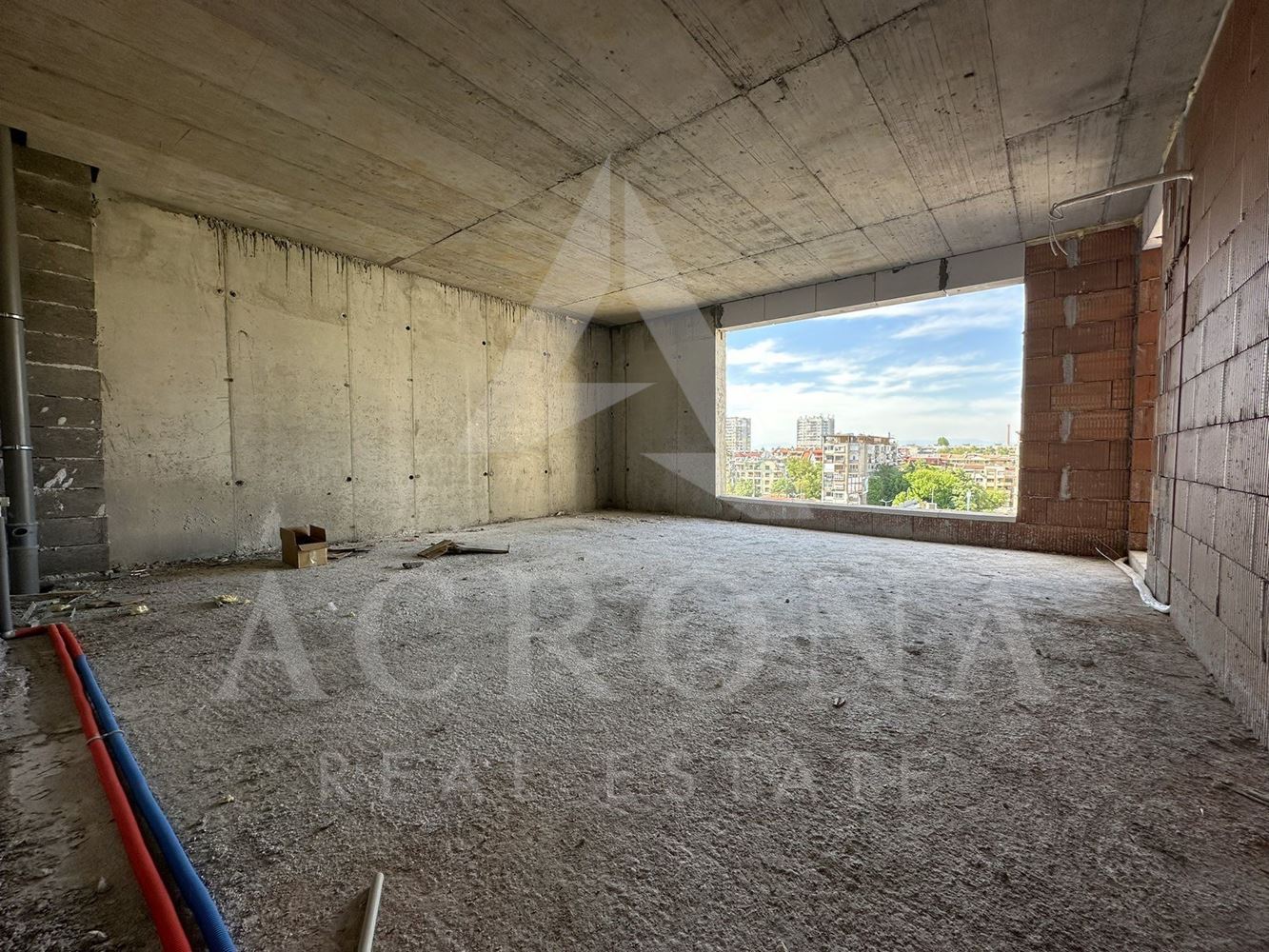 ТОП ЛОКАЦИЯ !!! На метри от х-л Санкт Петербург - 0