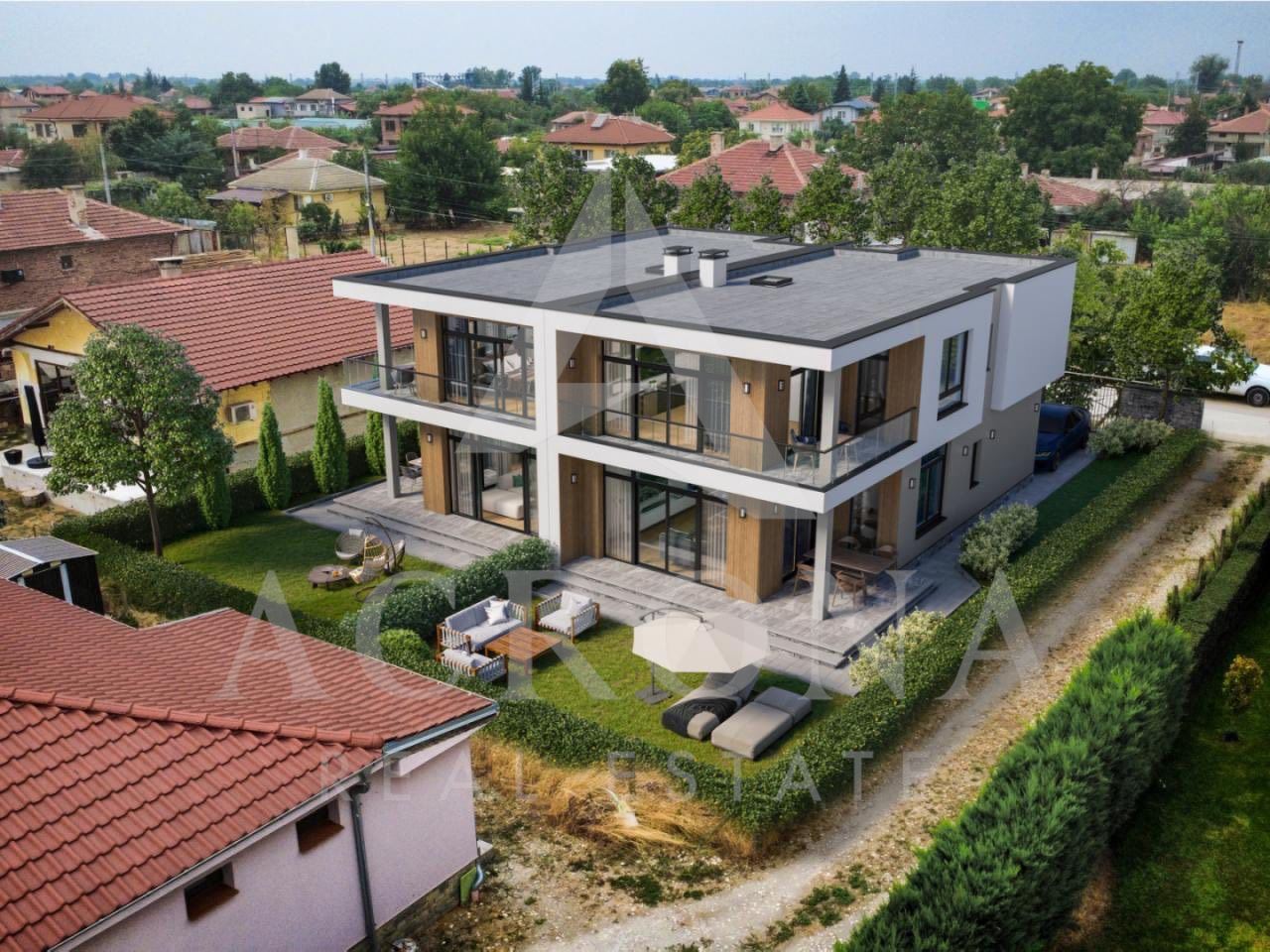 Къща в с.Скутаре - 0