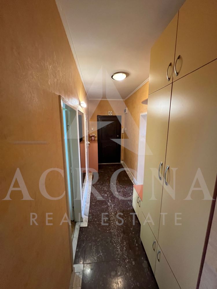 3 стаен! 4 отделни стаи! Реална квадратура! Среден етаж!-0 3 стаен! 4 отделни стаи! Реална квадратура! Среден етаж! - 0