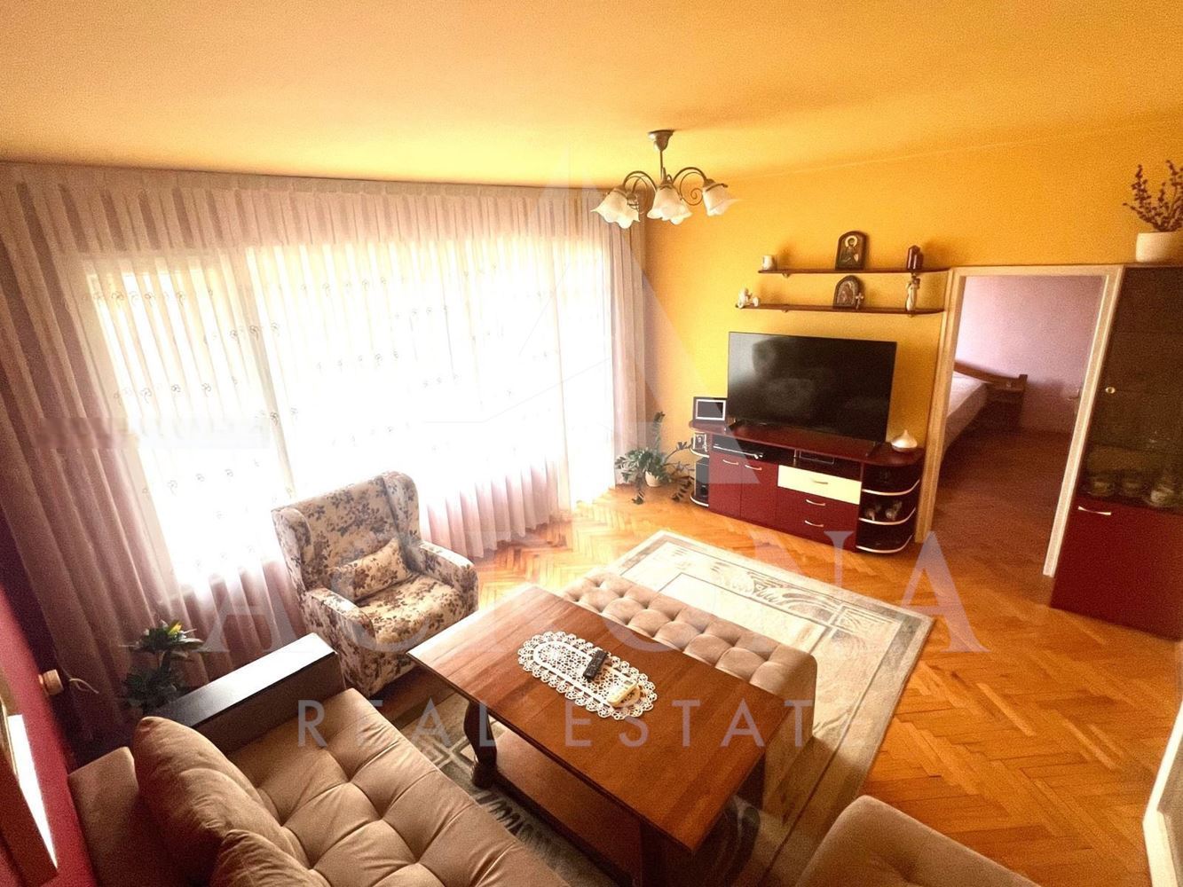 3 стаен! 4 отделни стаи! Реална квадратура! Среден етаж!-0 3 стаен! 4 отделни стаи! Реална квадратура! Среден етаж! - 0