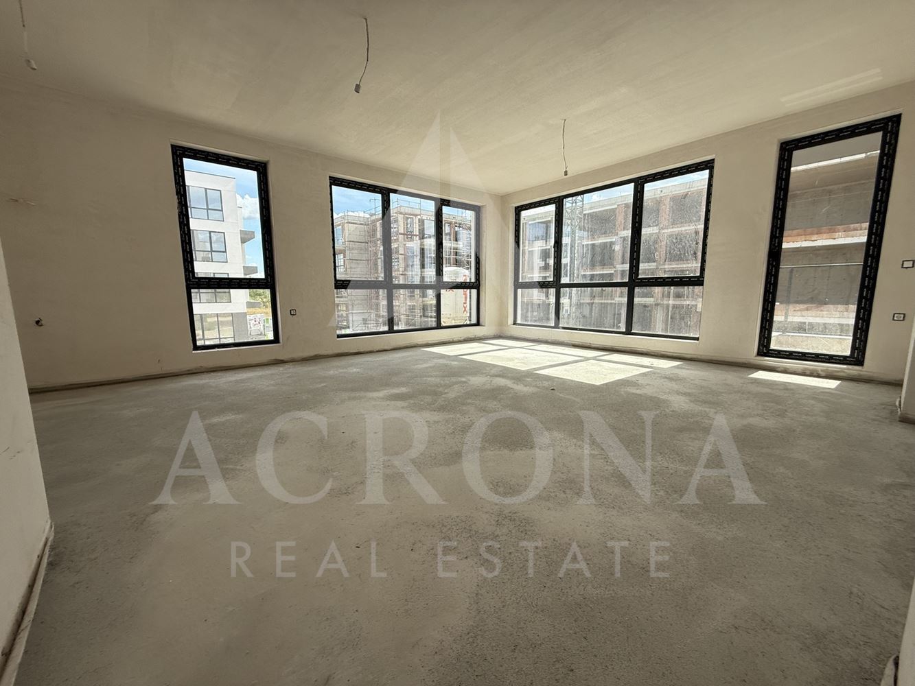 Тристаен Бутикова Сграда-0 Тристаен Бутикова Сграда - 0