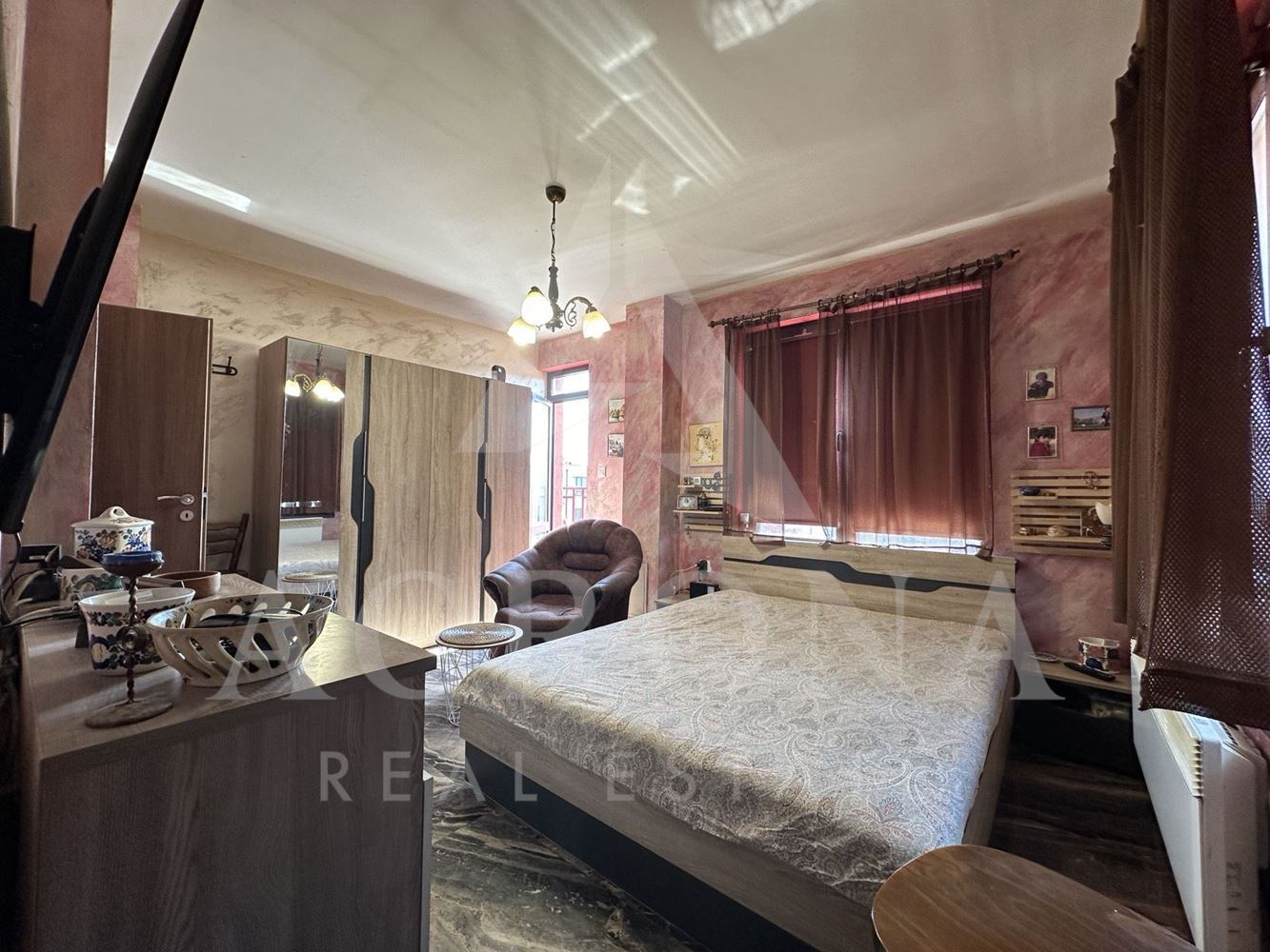 Четиристаен апартамент в Малка сграда с акт 16 и Гараж В Цената - 0