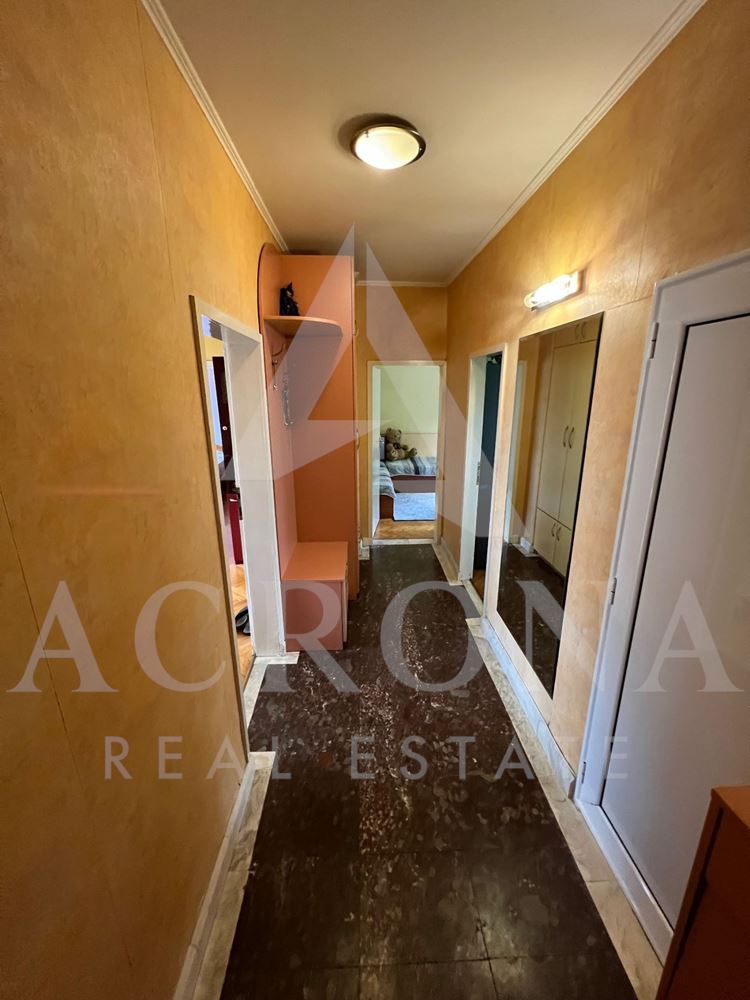 3 стаен! 4 отделни стаи! Реална квадратура! Среден етаж!-0 3 стаен! 4 отделни стаи! Реална квадратура! Среден етаж! - 0