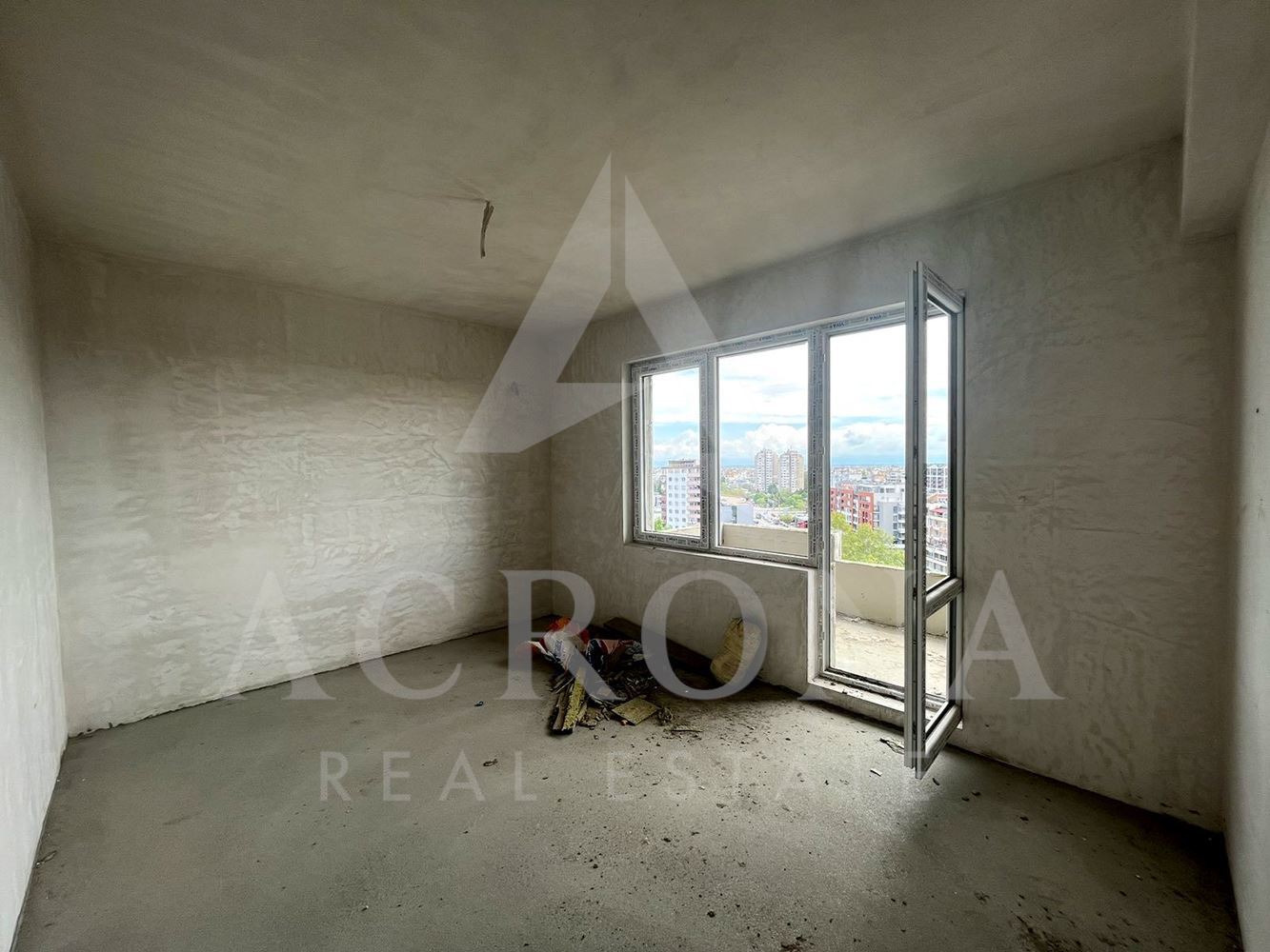 Тристаен с Акт 14 кв. Тракия - 0