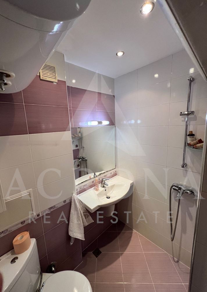 3 стаен! 4 отделни стаи! Реална квадратура! Среден етаж!-0 3 стаен! 4 отделни стаи! Реална квадратура! Среден етаж! - 0