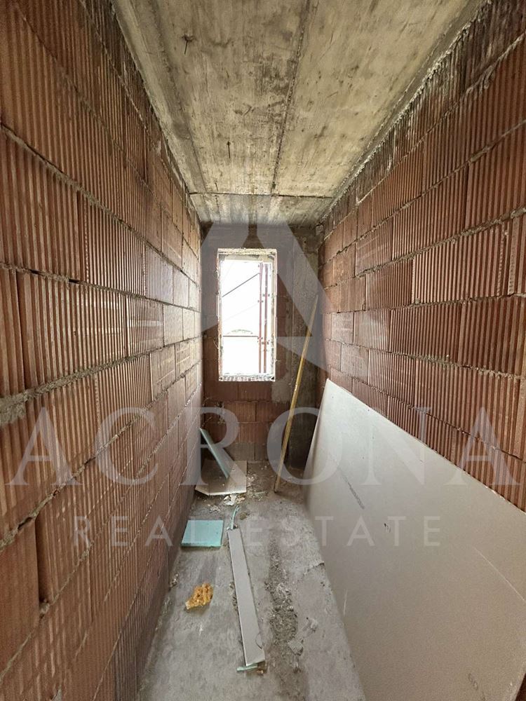 Къща на калкан в с.Скутаре - 0