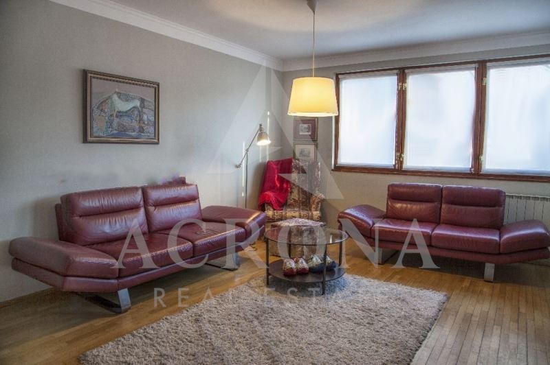 Тристаен в близост до Новотела-0 Тристаен в близост до Новотела - 0