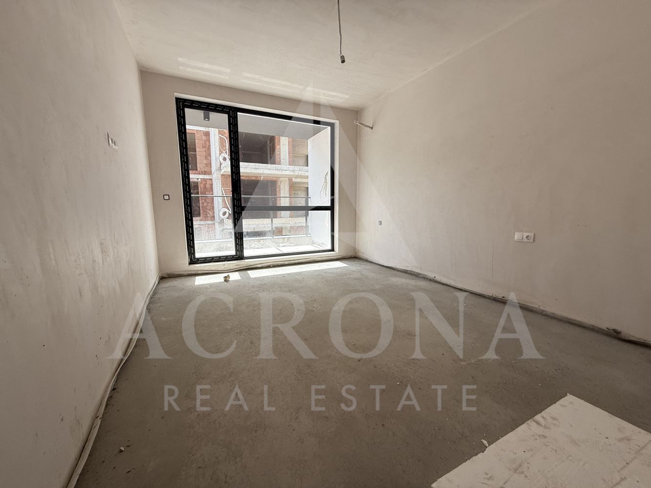 Тристаен Бутикова Сграда-0 Тристаен Бутикова Сграда - 0