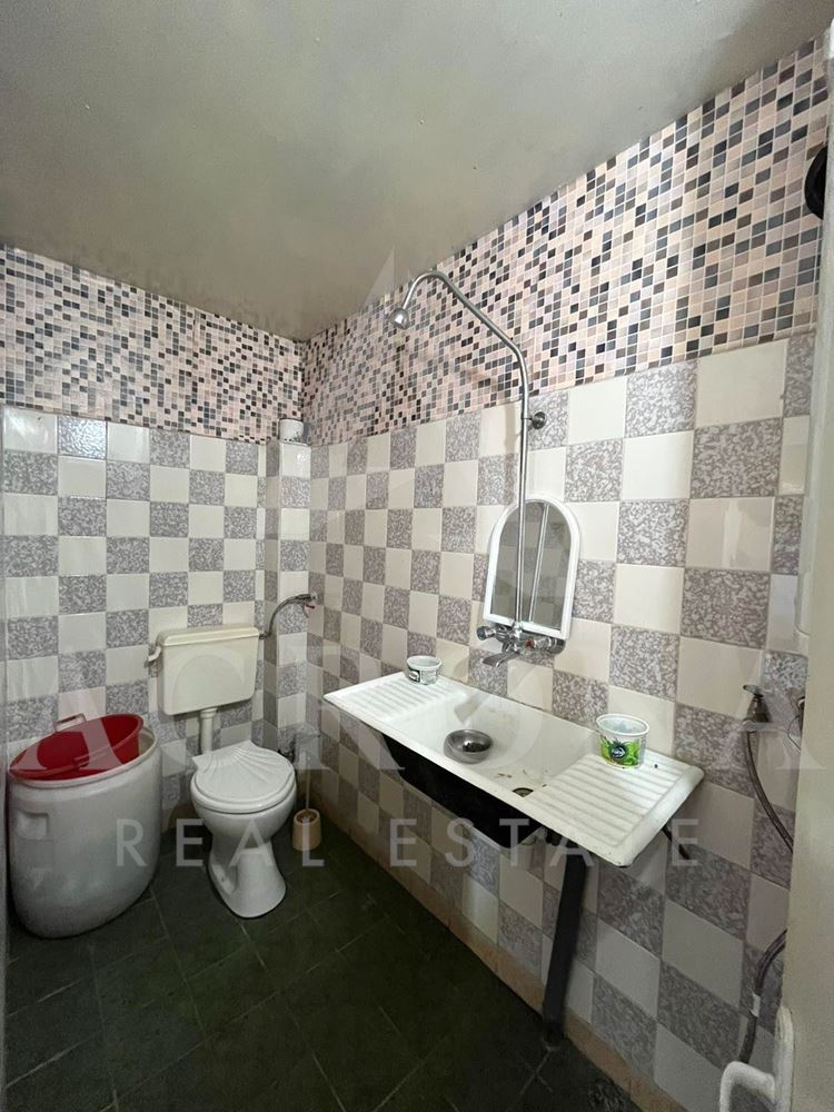 Самостоятелна къща с. Новаково, обл. Пловдив - 0