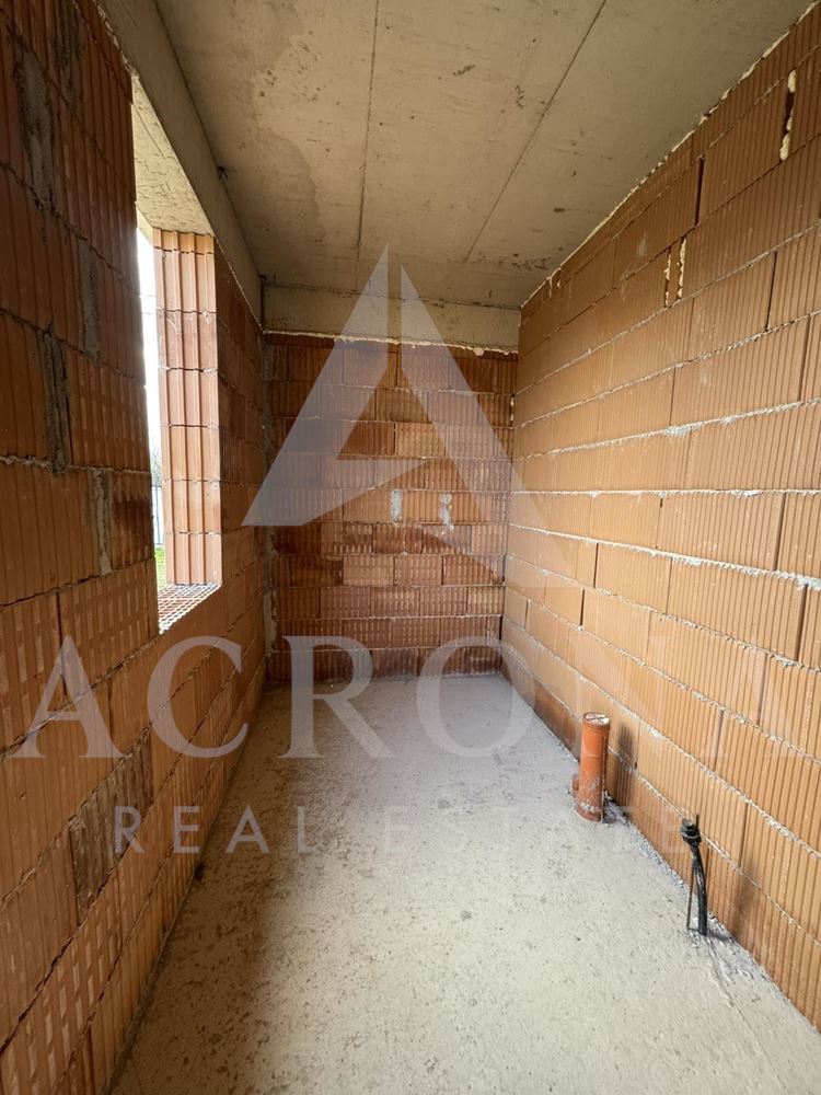 Къща с Акт 14 с. Маноле - 0