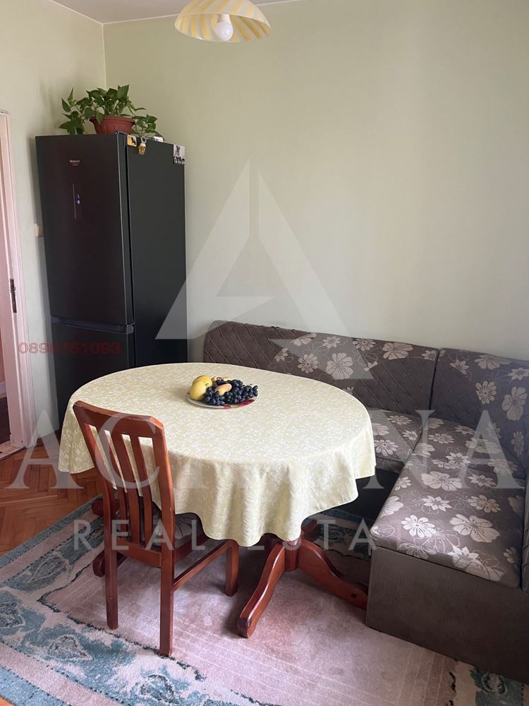 3 стаен! 4 отделни стаи! Реална квадратура! Среден етаж!-0 3 стаен! 4 отделни стаи! Реална квадратура! Среден етаж! - 0