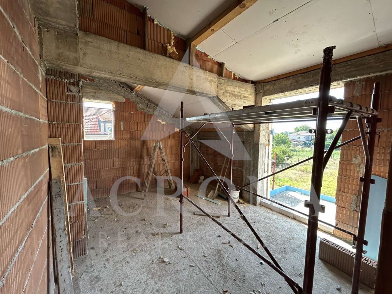 Къща на калкан в с.Скутаре - 0