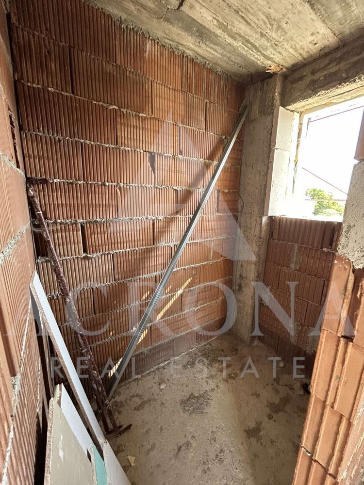 Къща на калкан в с.Скутаре - 0