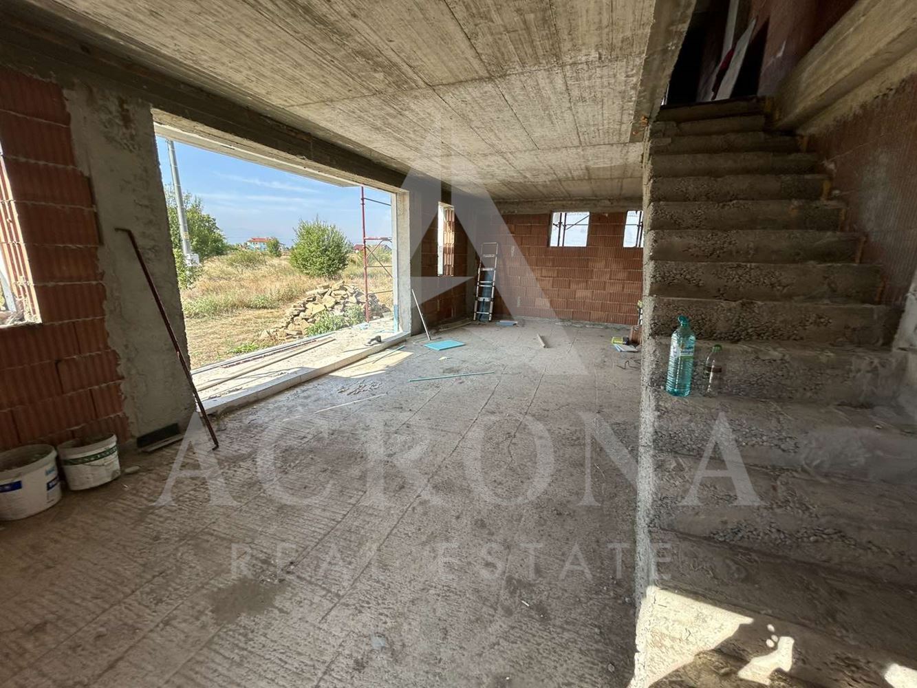 Къща на калкан в с.Скутаре - 0