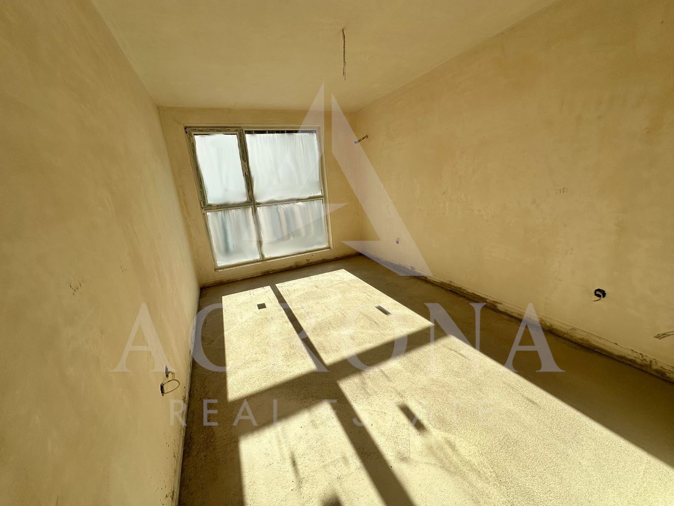 Нов двустаен в район Южен - 0