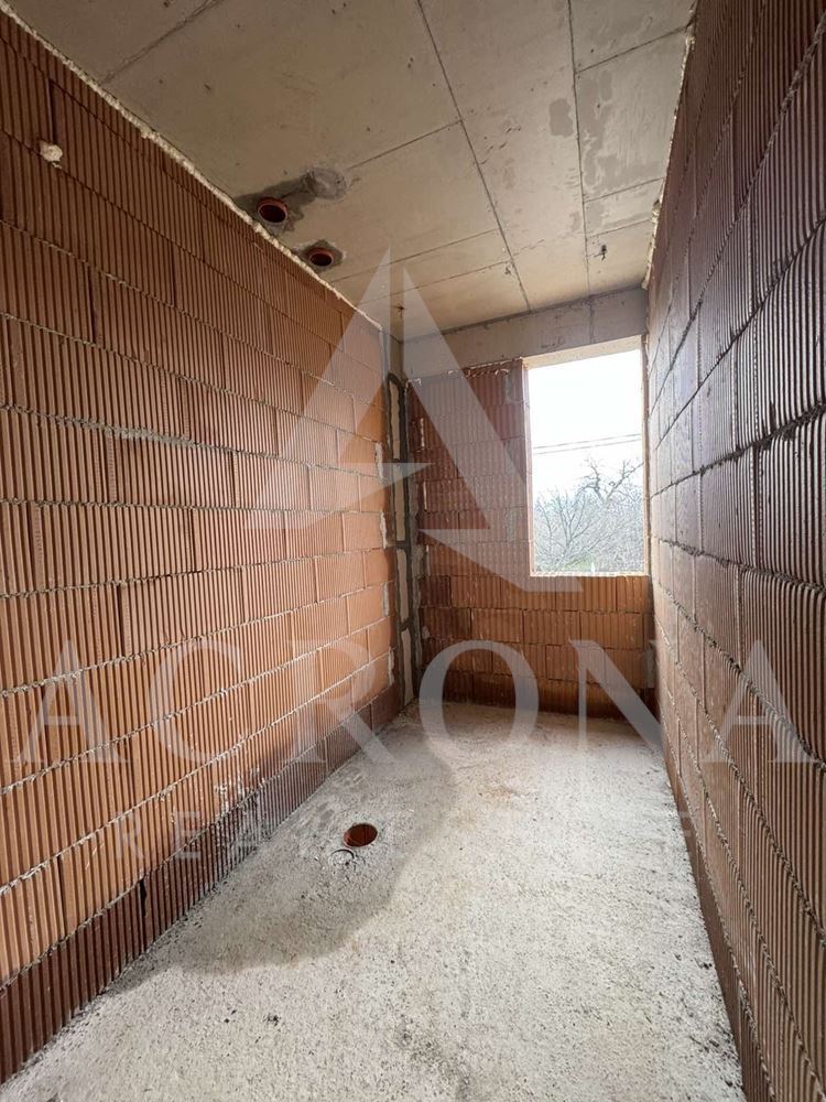 Къща с Акт 14 с. Маноле - 0