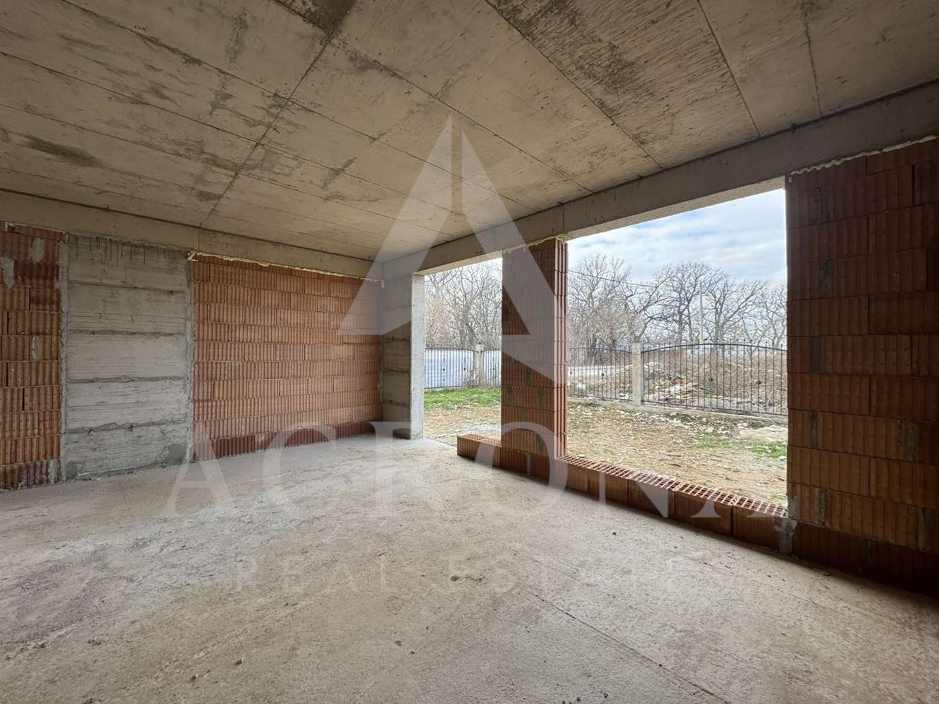 Къща с Акт 14 с. Маноле - 0