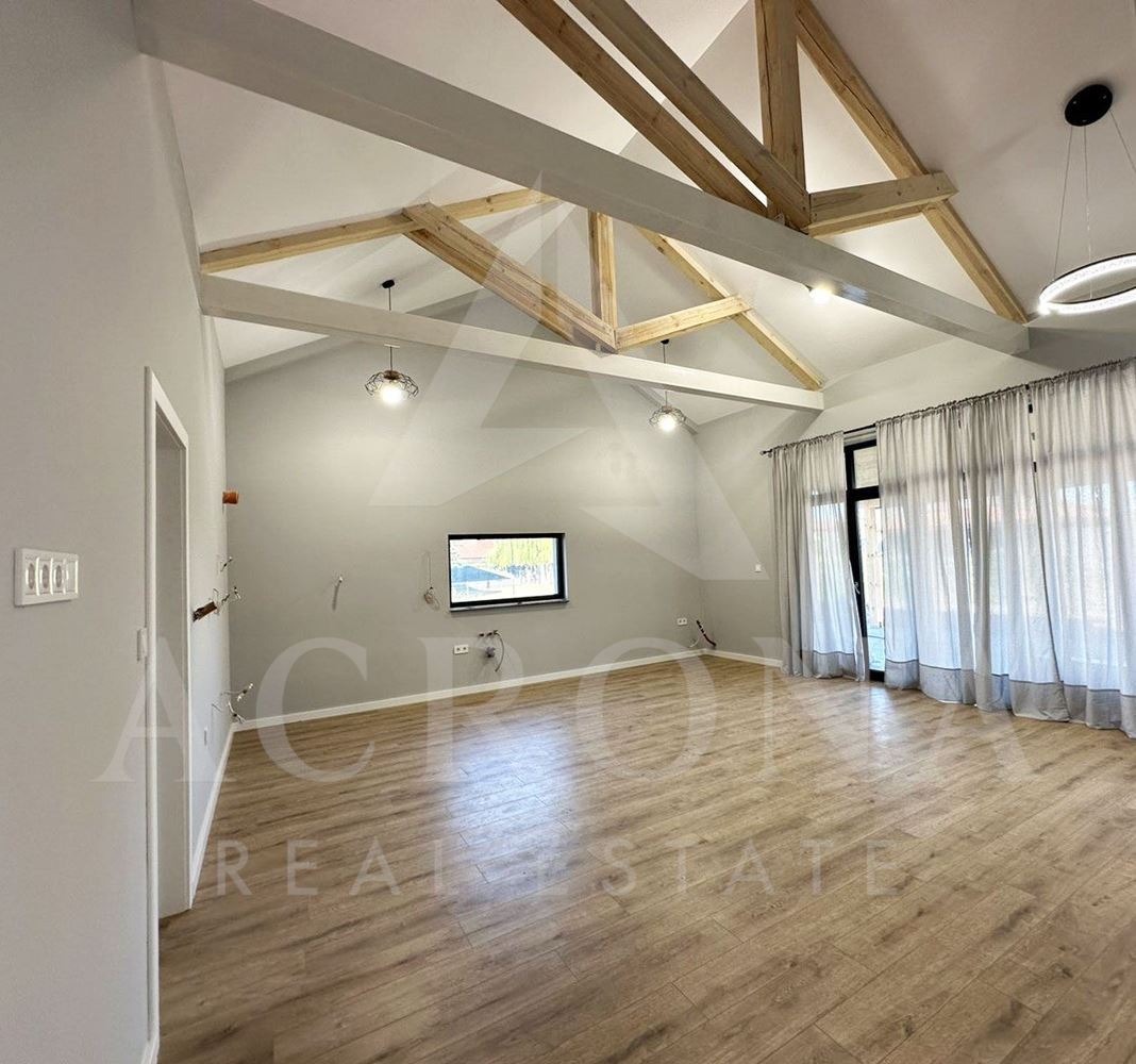 Еднофамилна самостоятелна къща с. Радиново - 0