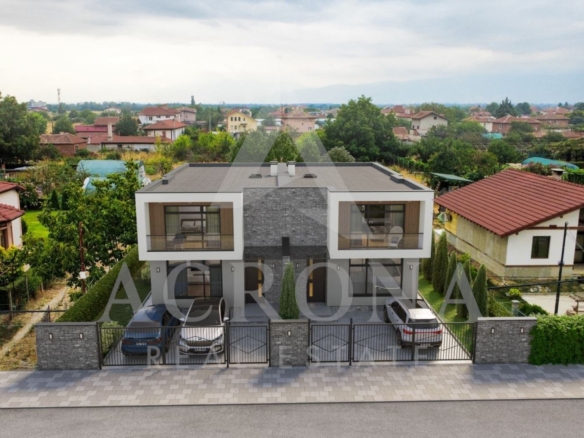 Къща в с.Скутаре - 0