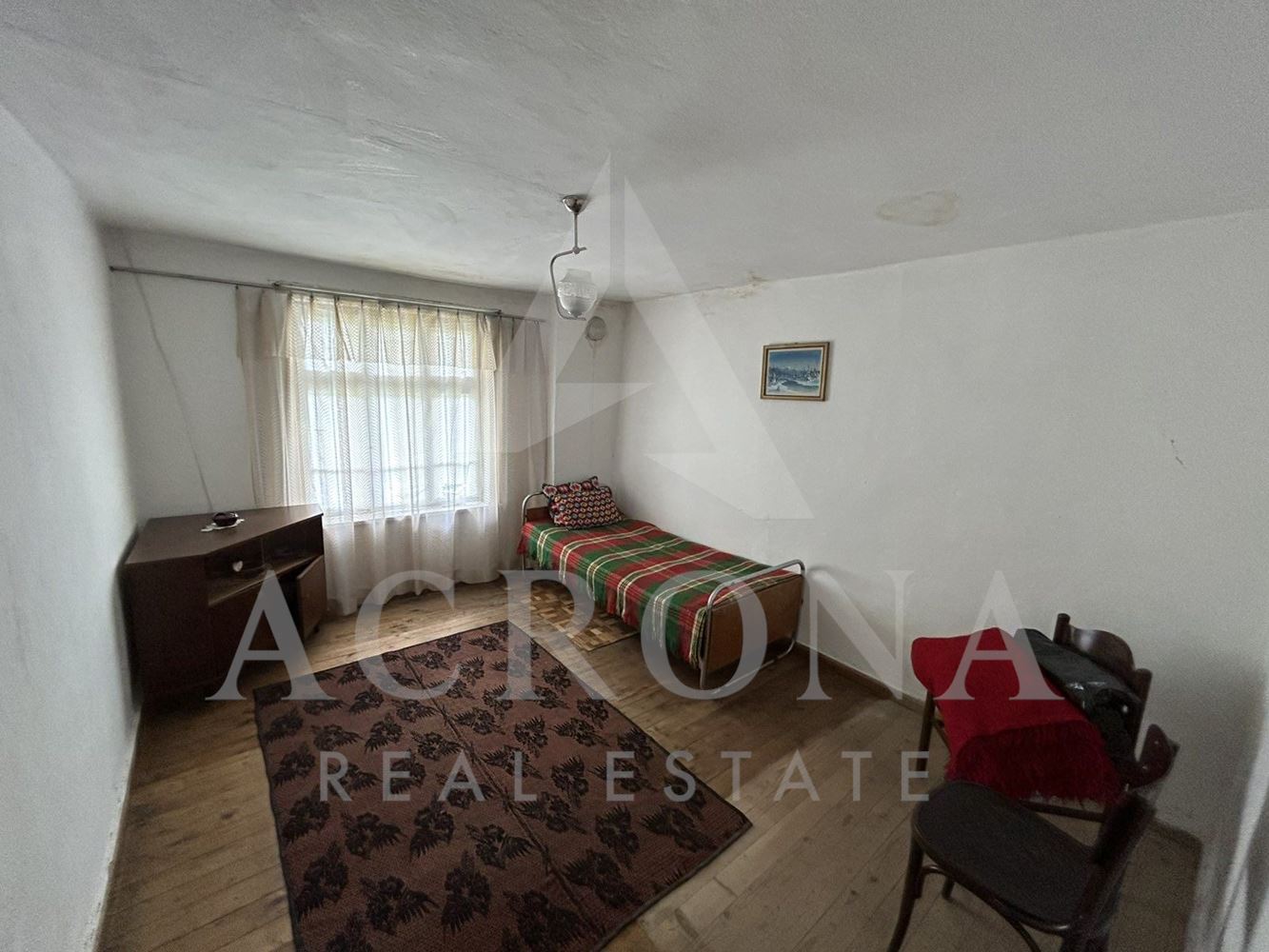 Къща в с. Момчиловци - 0