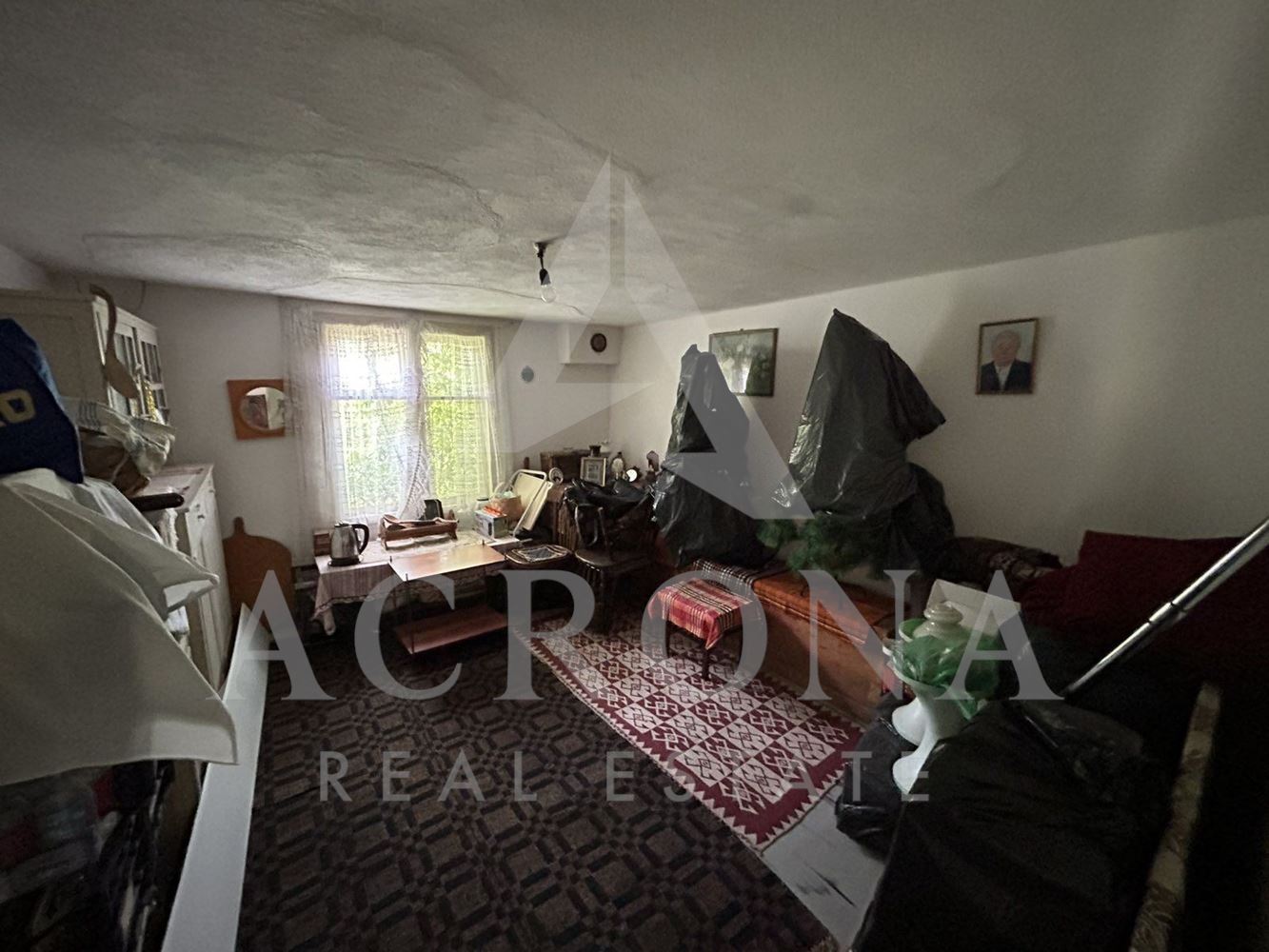 Къща в с. Момчиловци - 0