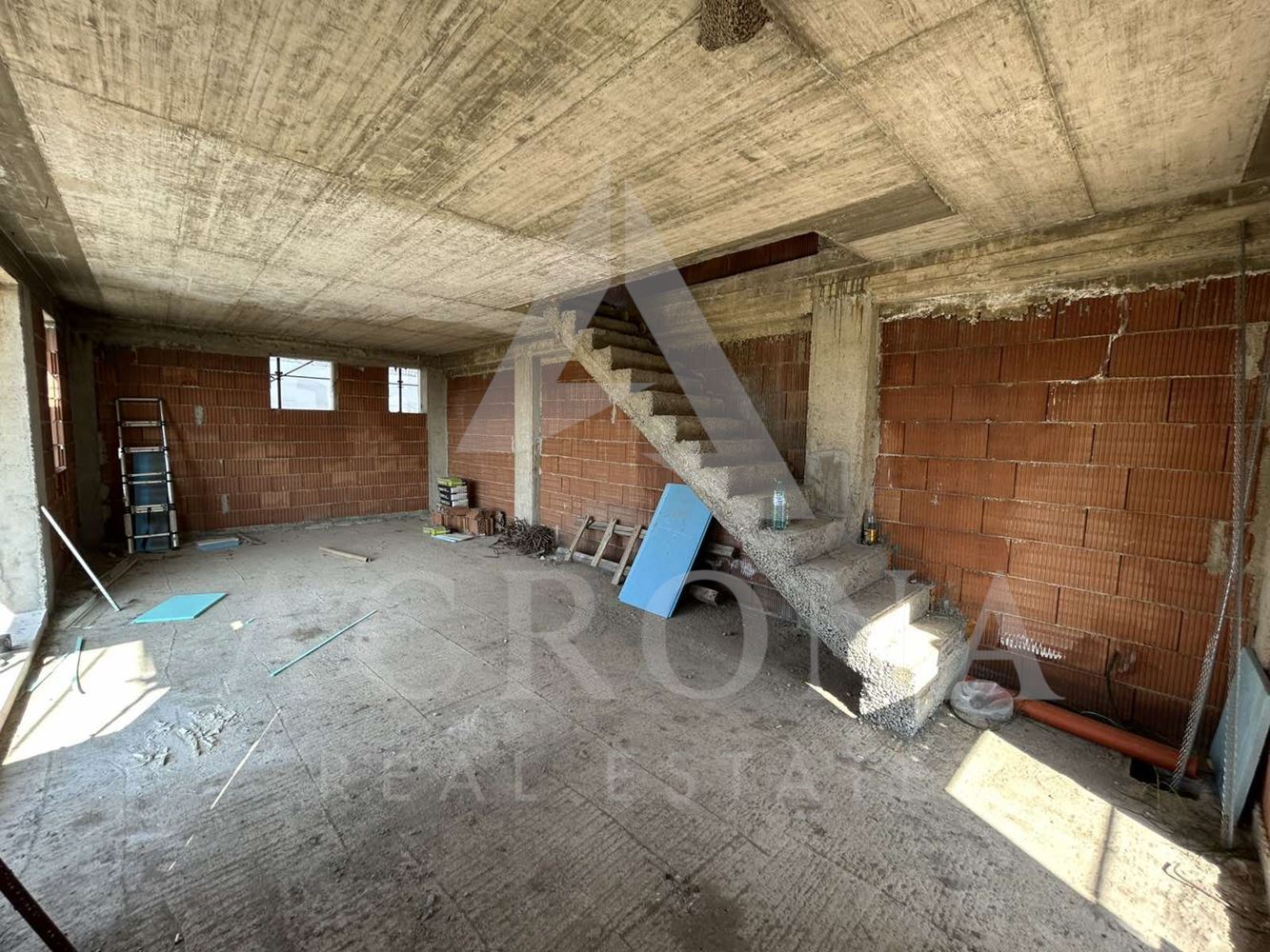 Къща на калкан в с.Скутаре - 0