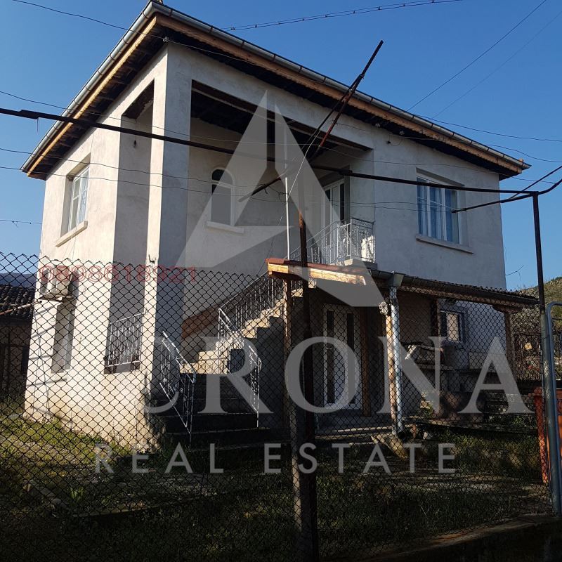 Самостоятелна къща с. Новаково, обл. Пловдив - 0