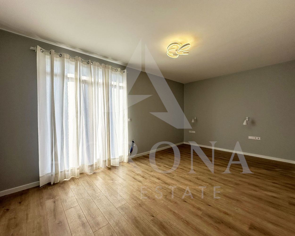 Еднофамилна самостоятелна къща с. Радиново - 0