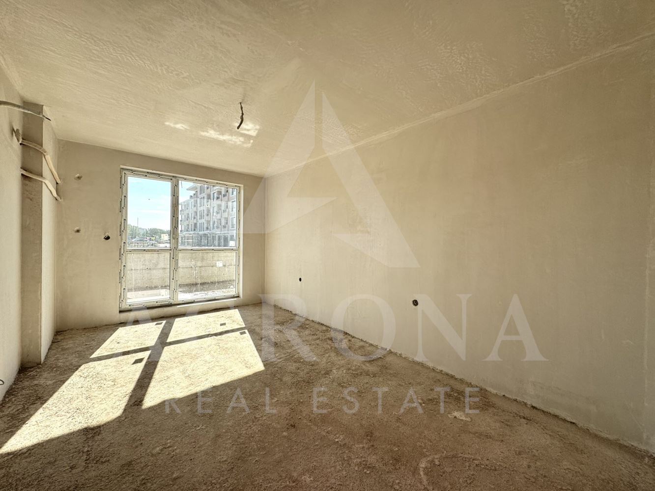 Двустаен апартамент с веранда кв. Остромила - 0