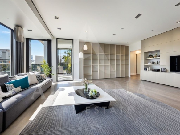 ТОП ЛОКАЦИЯ !!! На метри от х-л Санкт Петербург - 0