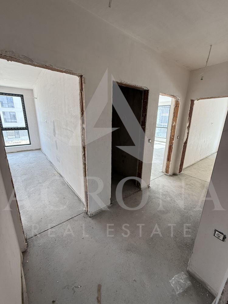 Тристаен Бутикова Сграда-0 Тристаен Бутикова Сграда - 0