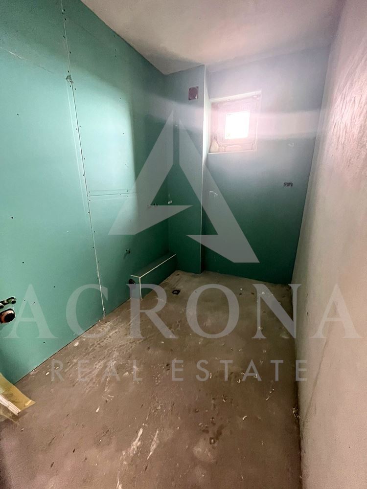 Тристаен с Акт 14 кв. Тракия - 0