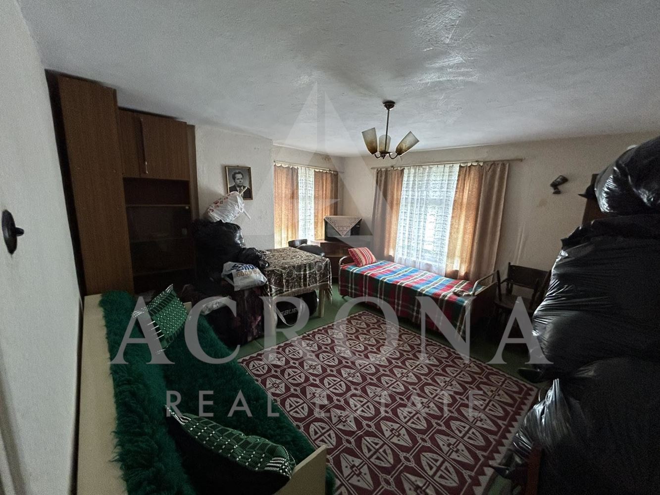 Къща в с. Момчиловци - 0