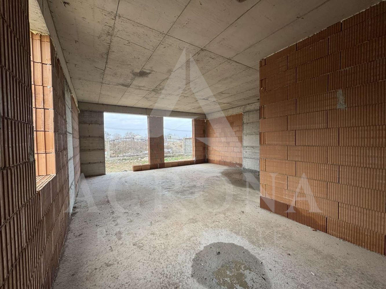 Къща с Акт 14 с. Маноле - 0