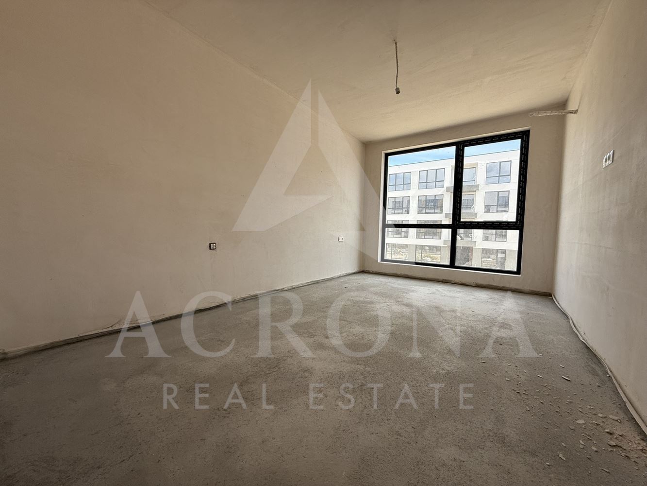 Тристаен Бутикова Сграда-0 Тристаен Бутикова Сграда - 0