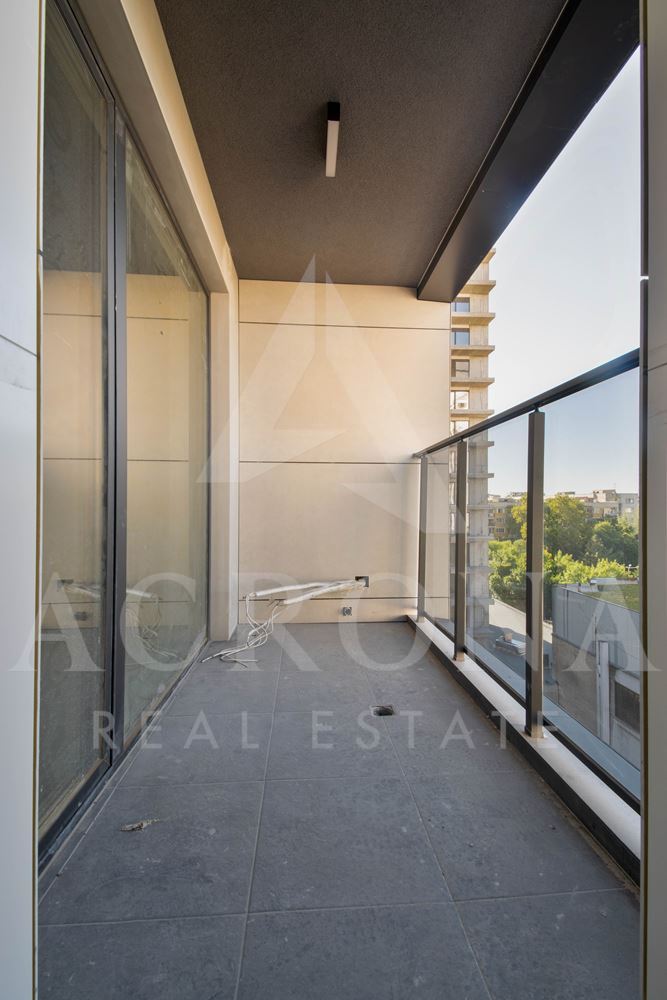 Просторен Двустаен Луксозна Сграда - 0