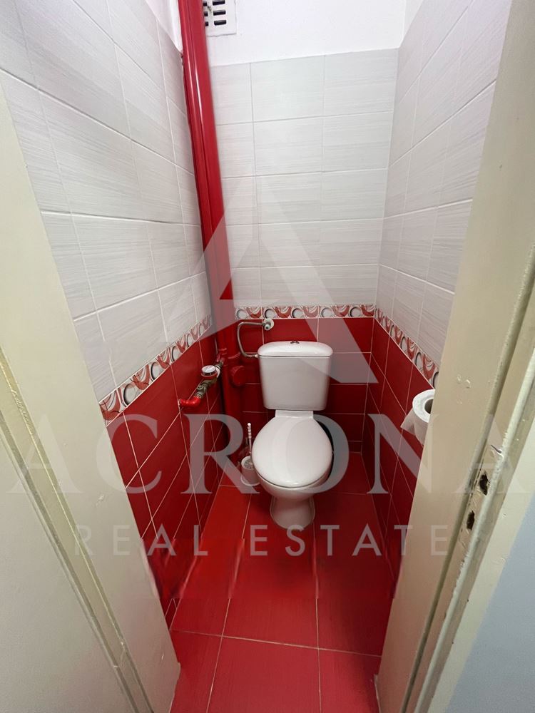 Тристаен Обзаведен кв. Кючук Париж - 0