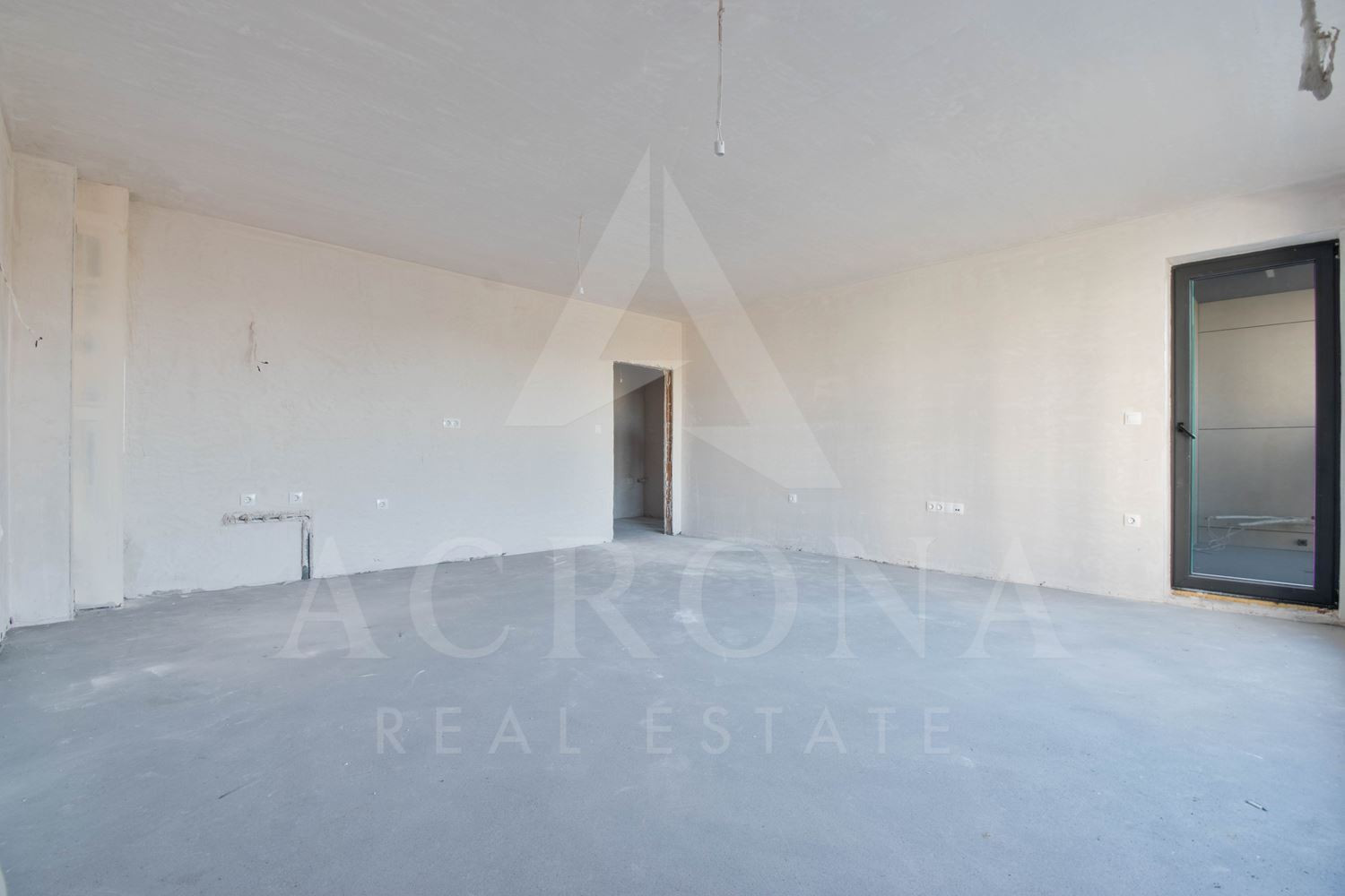 Просторен Двустаен Луксозна Сграда - 0