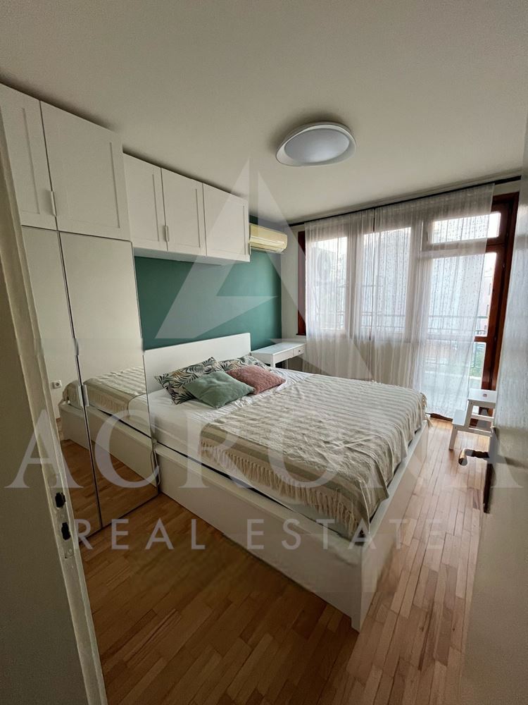 Тристаен Обзаведен кв. Кючук Париж - 0