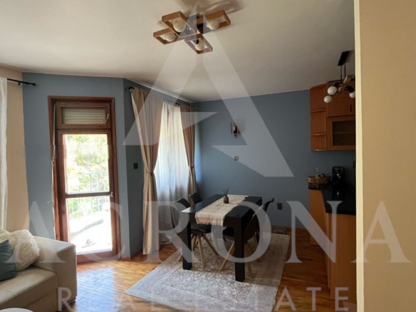 Тристаен Обзаведен кв. Кючук Париж - 0