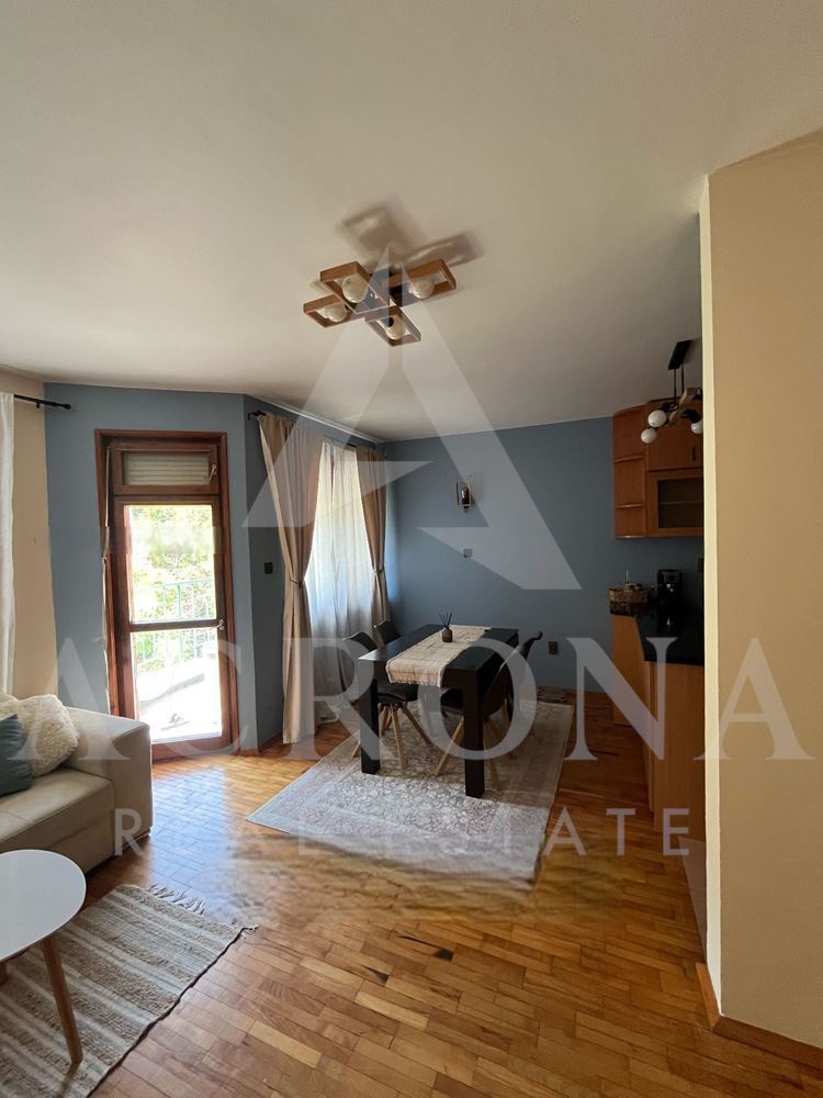 Тристаен Обзаведен кв. Кючук Париж - 0