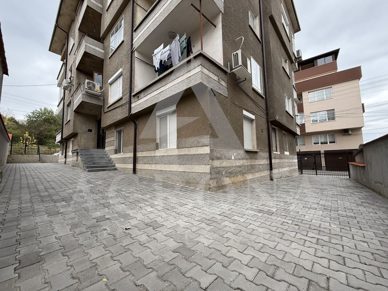 Етаж от къща в гр. Асеновград-0 Етаж от къща в гр. Асеновград - 0